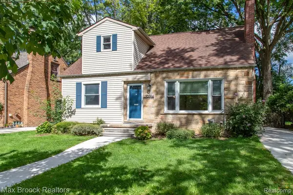 10744 Kingston, Huntington Woods, MI 48070