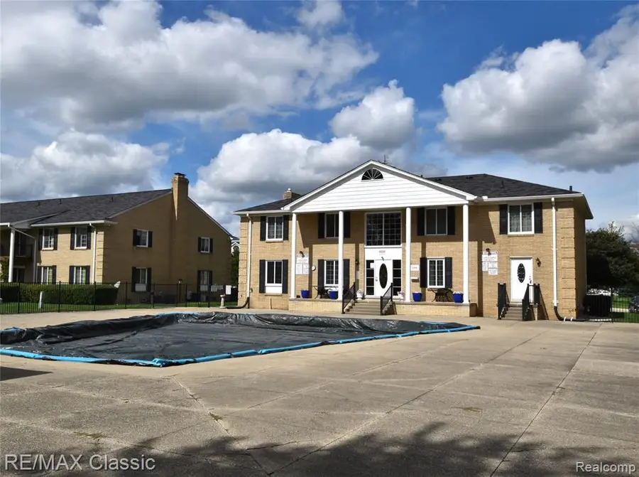 11820 Seaton, Sterling Heights, MI 48312 - #3