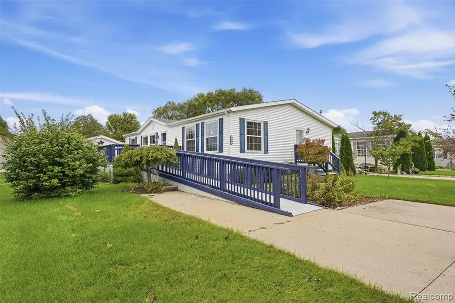 5486 Spring Creek, Howell, MI 48843 - #2