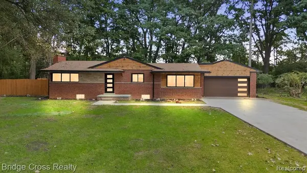 25240 Muerland, Southfield, MI 48033