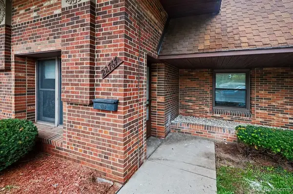 22767 Garfield #16, Saint Clair Shores, MI 48082