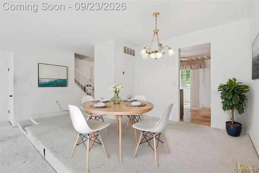 1204 Kings Cove, Rochester Hills, MI 48306 - #3