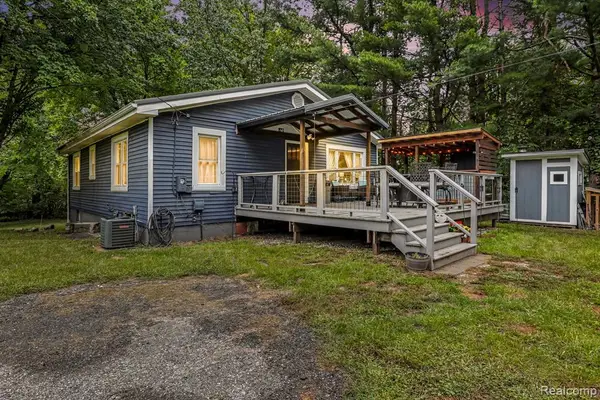 4325 Lapeer, Columbiaville, MI 48421