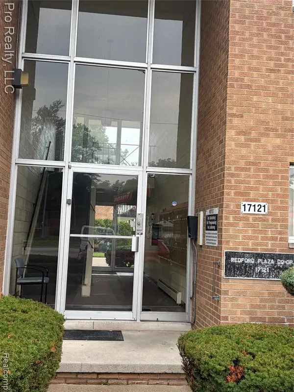 17121 Redford #213, Detroit, MI 48219