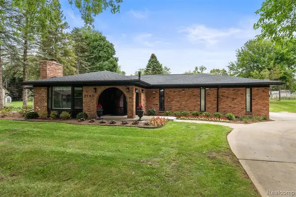 2780 Candlewick, Lake Orion, MI 48359