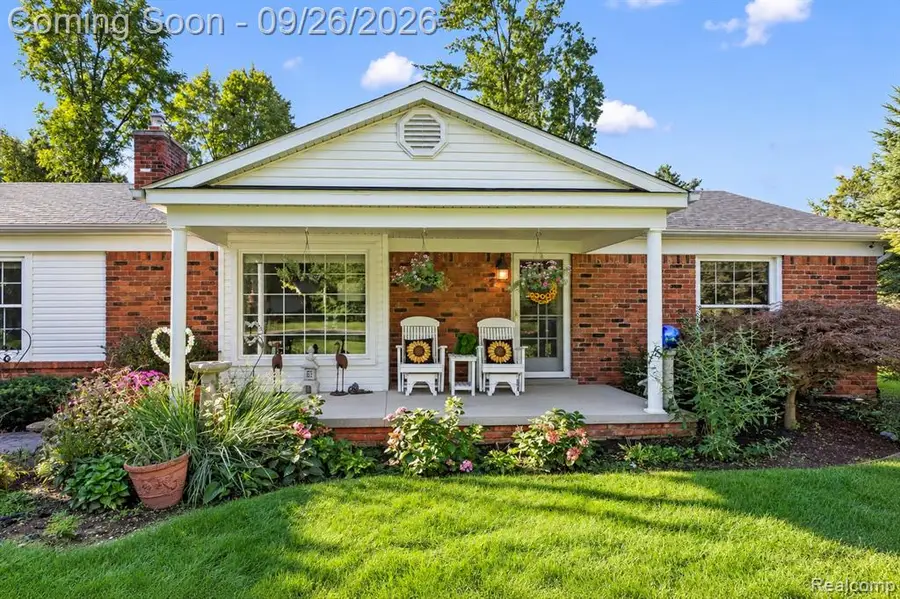 411 Maplehill, Rochester Hills, MI 48306 - #2