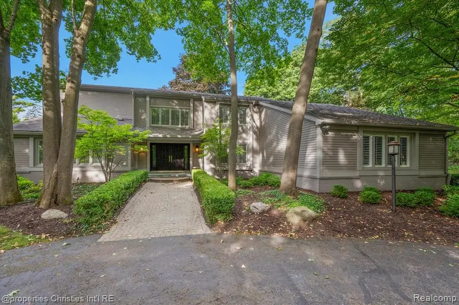 5640 Kolly, Bloomfield Hills, MI 48301 - #3