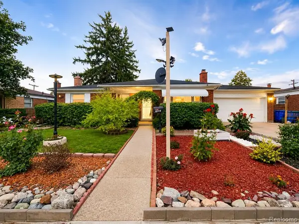 12319 E 11 Mile, Warren, MI 48093