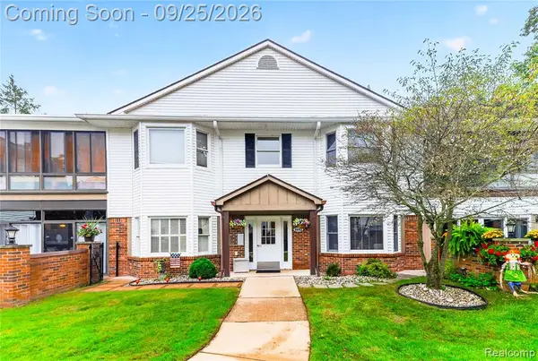8693 Mathias #55, Grosse Ile, MI 48138