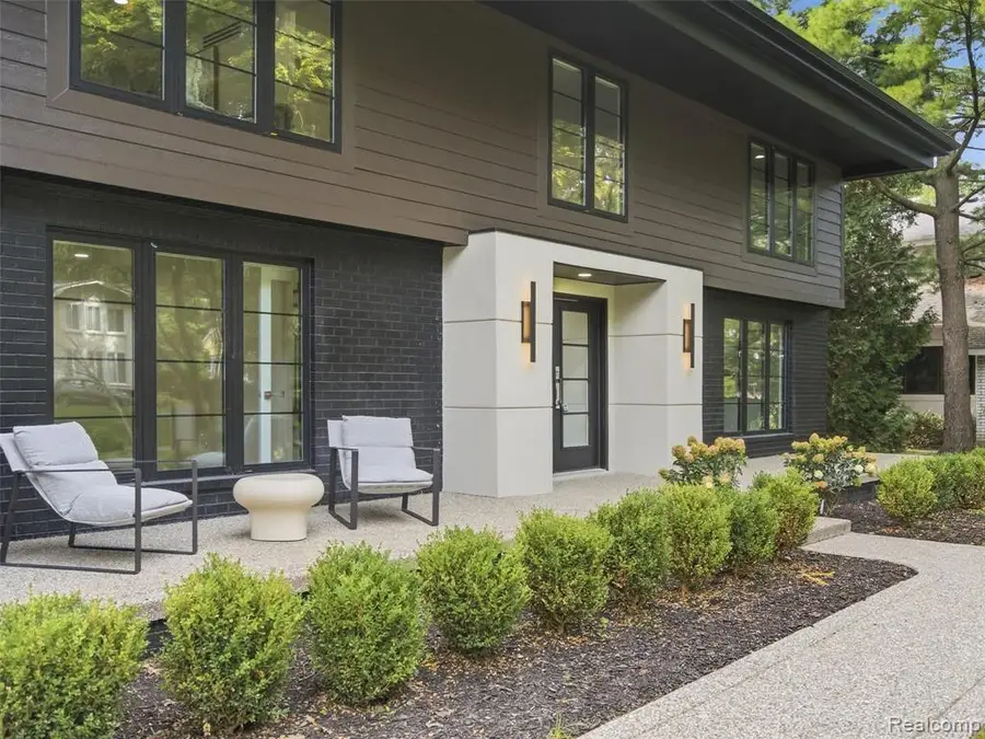 766 Woodchester, Bloomfield Hills, MI 48304 - #2
