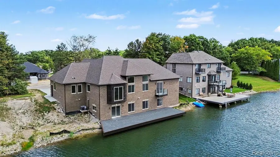 68503 Lake Angela Pointe, Richmond, MI 48062 - #2