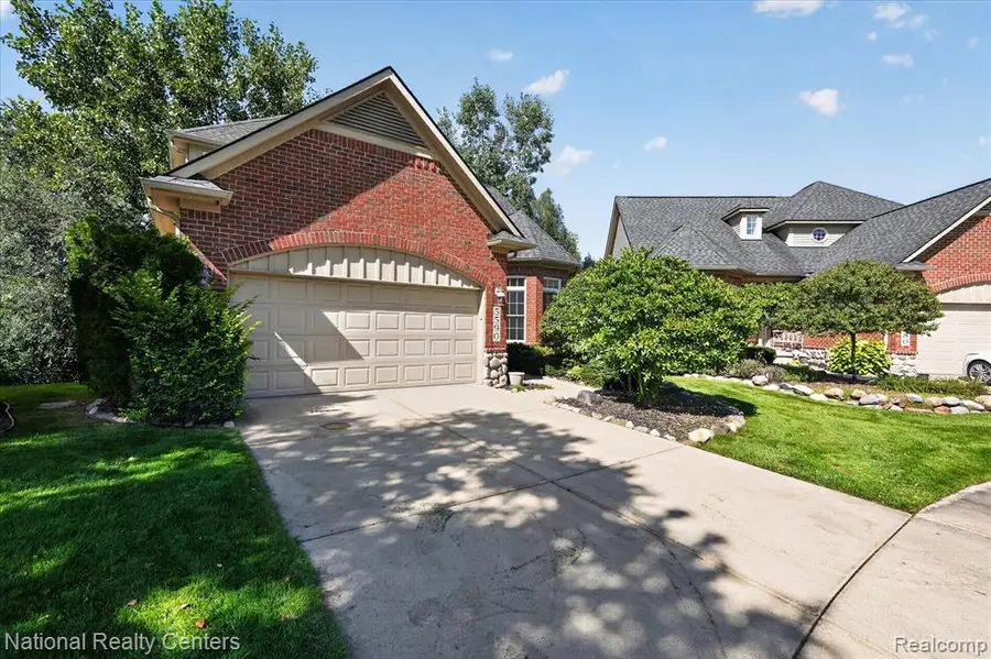 5590 River Park, Waterford, MI 48327 - #3