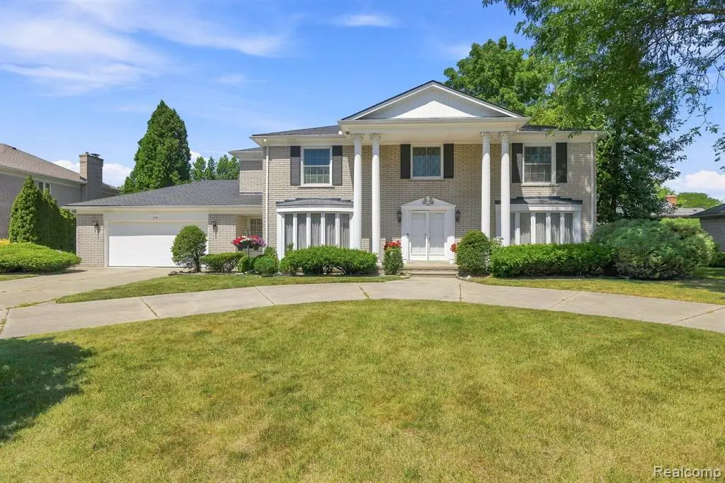 60 Stillmeadow, Grosse Pointe Shores, MI 48236 - #1