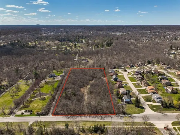 25675 Inkster, Farmington Hills, MI 48336