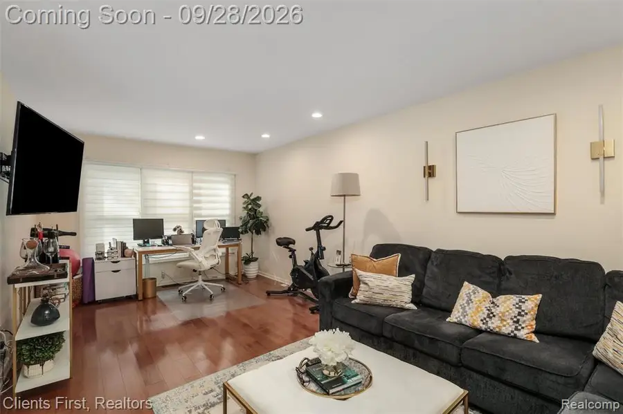 7589 Danbury, West Bloomfield, MI 48322 - #2