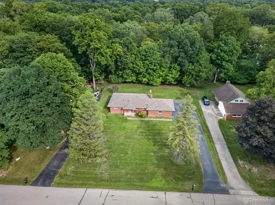 26710 La Muera, Farmington Hills, MI 48334 - #2