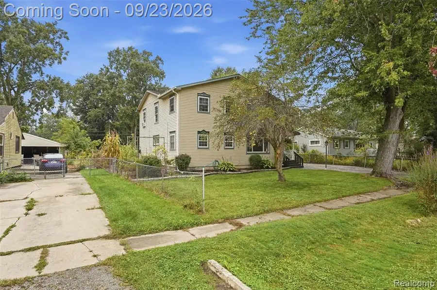 21860 Fenster, Belleville, MI 48111 - #2