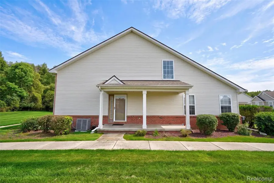 10207 Sunrise, Grand Blanc, MI 48439 - #2