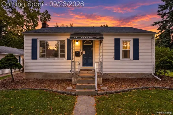 719 Poxson, Lansing, MI 48910