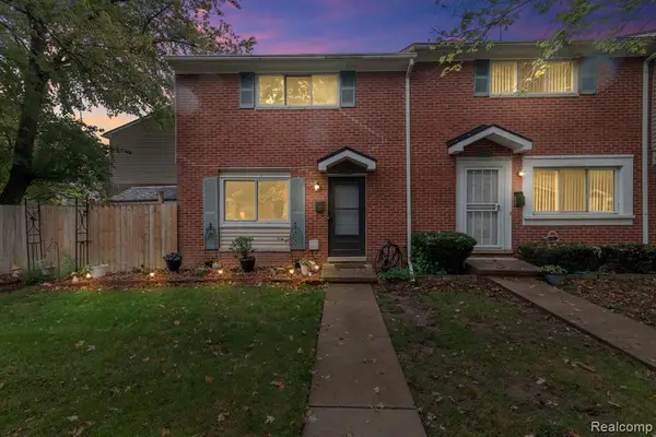25794 Cambridge, Roseville, MI 48066