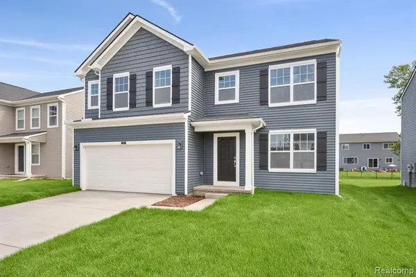 370 Edge Brook, Holly, MI 48442
