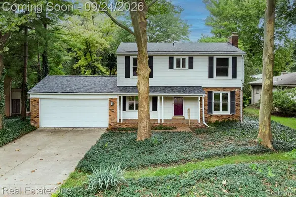 2934 Bolingbroke, Troy, MI 48084