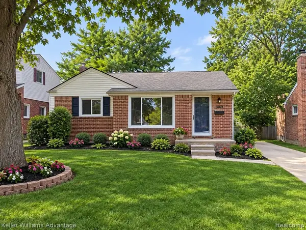 28142 Elmira, Livonia, MI 48150