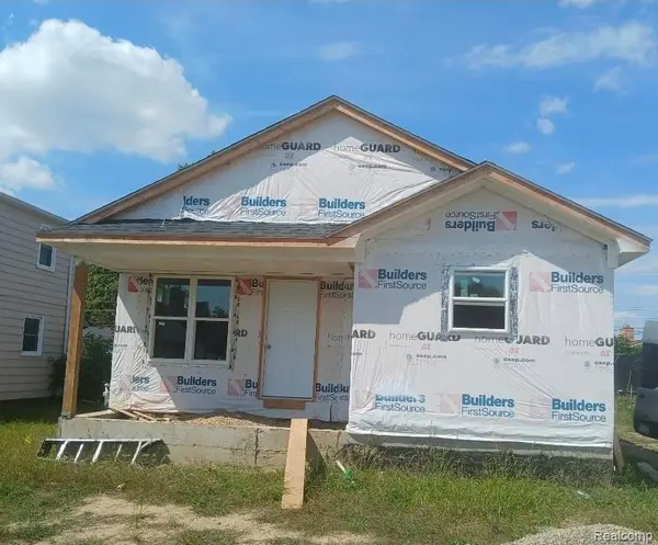 26203 Chippendale, Roseville, MI 48066