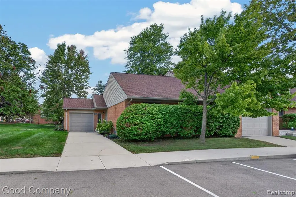 3865 Old Creek, Troy, MI 48084 - #1