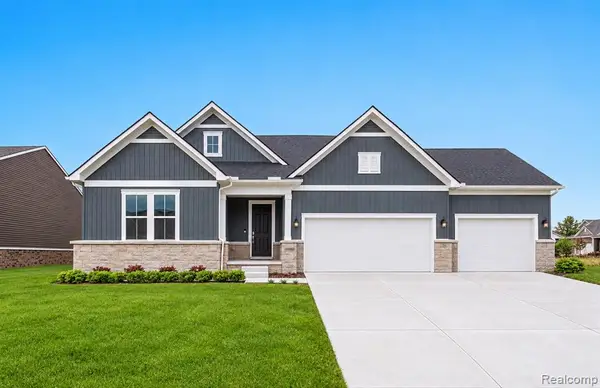 50649 Crusader, Macomb, MI 48044