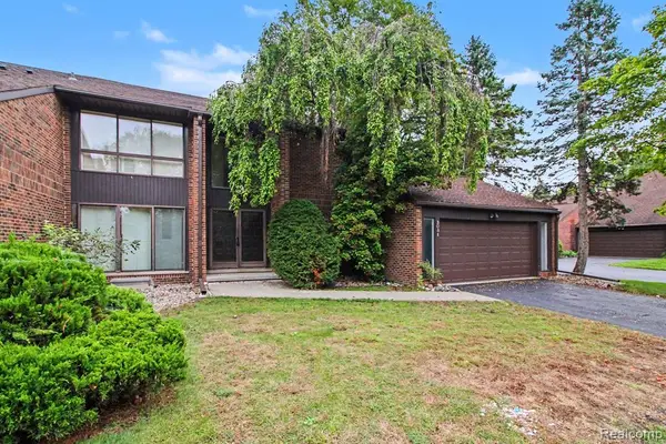 3031 Lindenwood, Dearborn, MI 48120