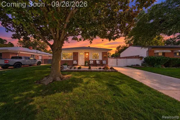 5073 Glenis, Dearborn Heights, MI 48125