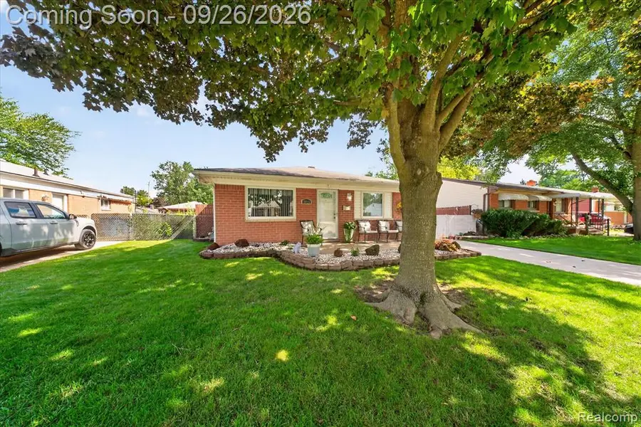 5073 Glenis, Dearborn Heights, MI 48125 - #2