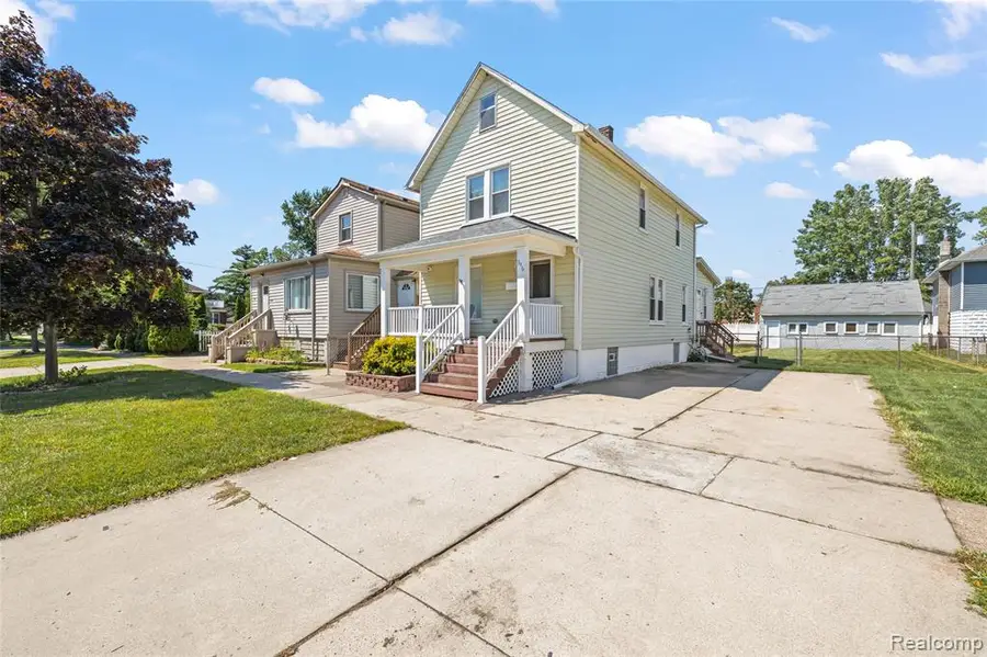 346 Sycamore, Wyandotte, MI 48192 - #3