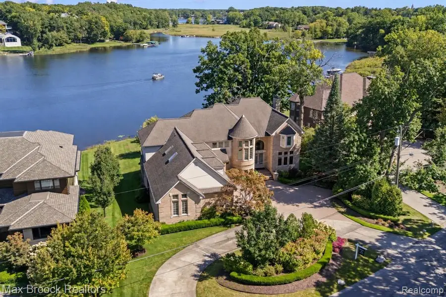 1832 Long Lake Shore Drive, Bloomfield Hills, MI 48302 - #2