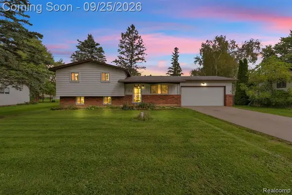 6155 E Maple, Grand Blanc, MI 48439