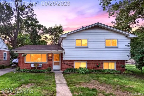 348 E Evelyn, Hazel Park, MI 48030