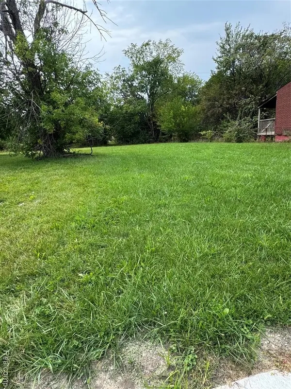 5837 Iroquois, Detroit, MI 48213