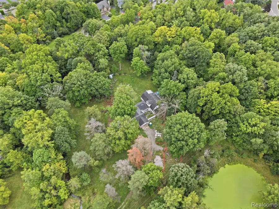 6221 W Maple, West Bloomfield, MI 48322 - #2