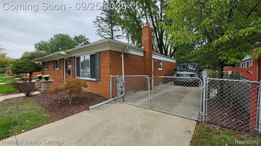 27636 Shiawassee, Farmington Hills, MI 48336 - #3