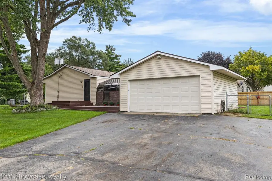 2755 Willow, Highland, MI 48356 - #3