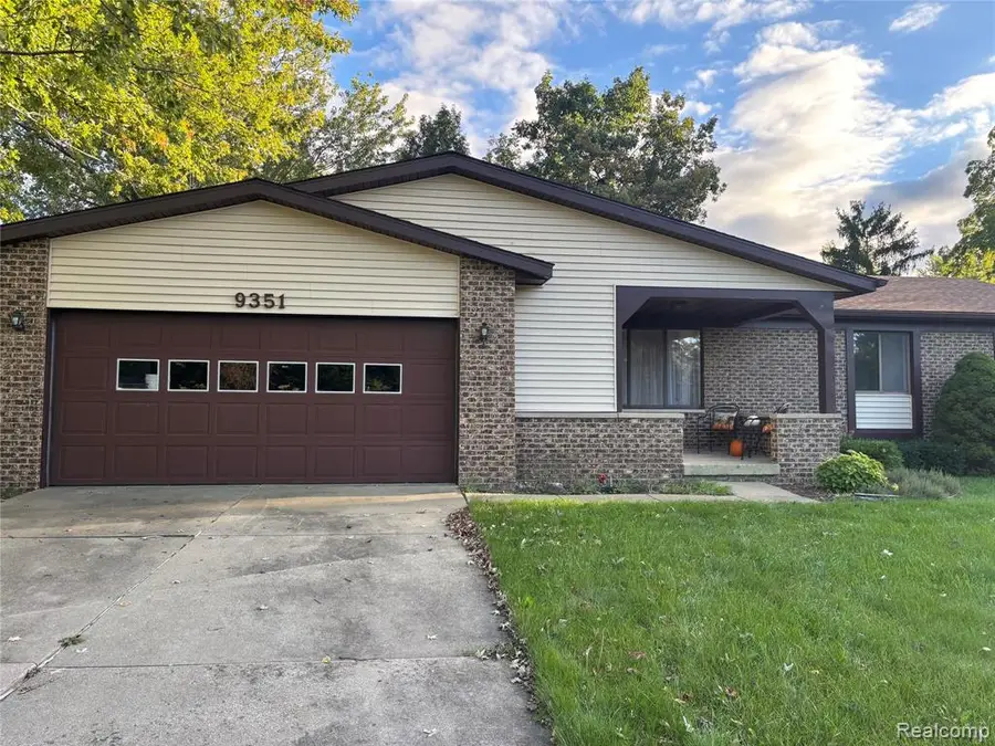 9351 Park Pl, Swartz Creek, MI 48473 - #2