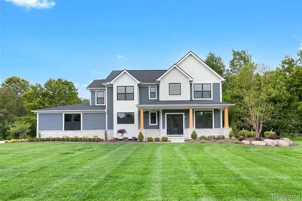 4261 Link, Brighton, MI 48114