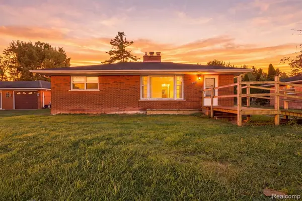 20290 Meridian, Grosse Ile, MI 48138