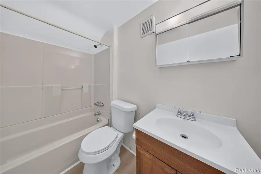 932 N Congress Apt3, Ypsilanti, MI 48197 - #3