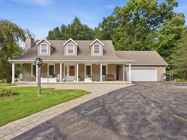 6501 Manchester, White Lake, MI 48383