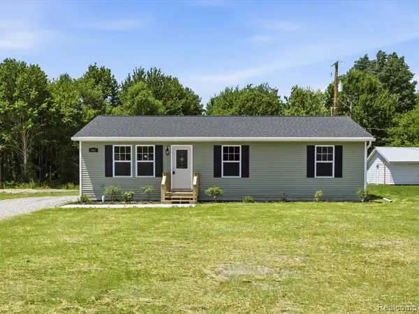2941 Beach, Port Huron, MI 48060