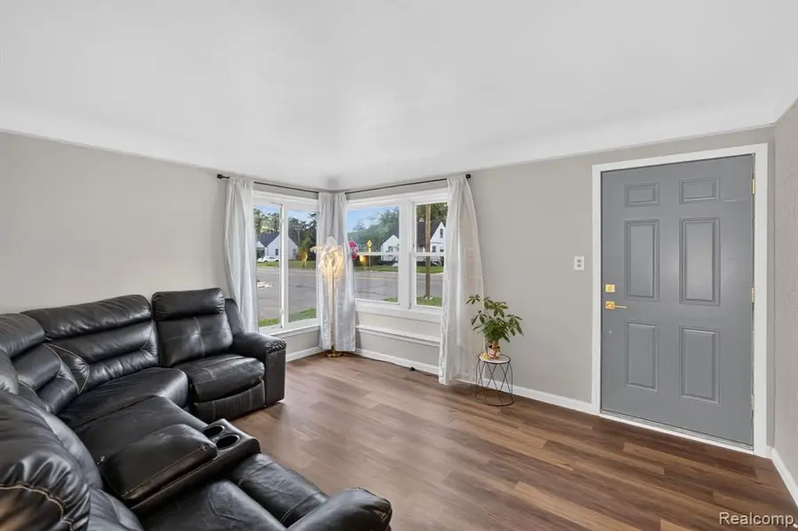 15300 W Chicago, Detroit, MI 48228 - #3