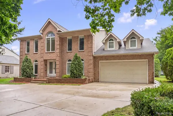 670 S Oxford, Grosse Pointe, MI 48236