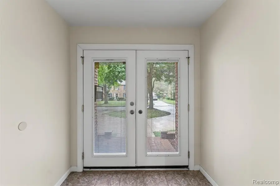670 S Oxford, Grosse Pointe, MI 48236 - #2